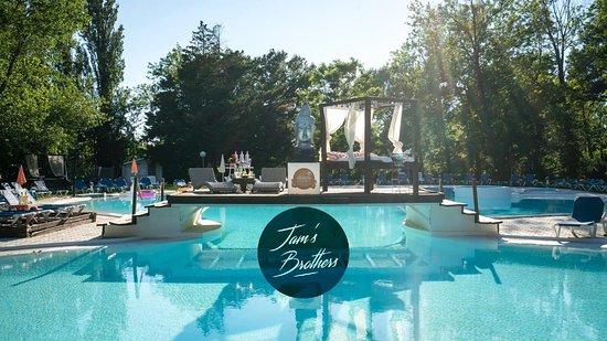 Beach Club Mangrove