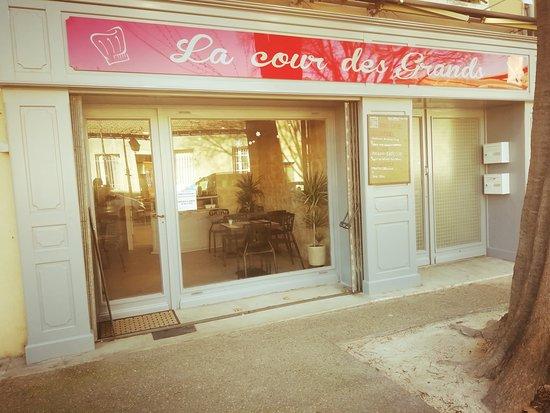 La cour des grands