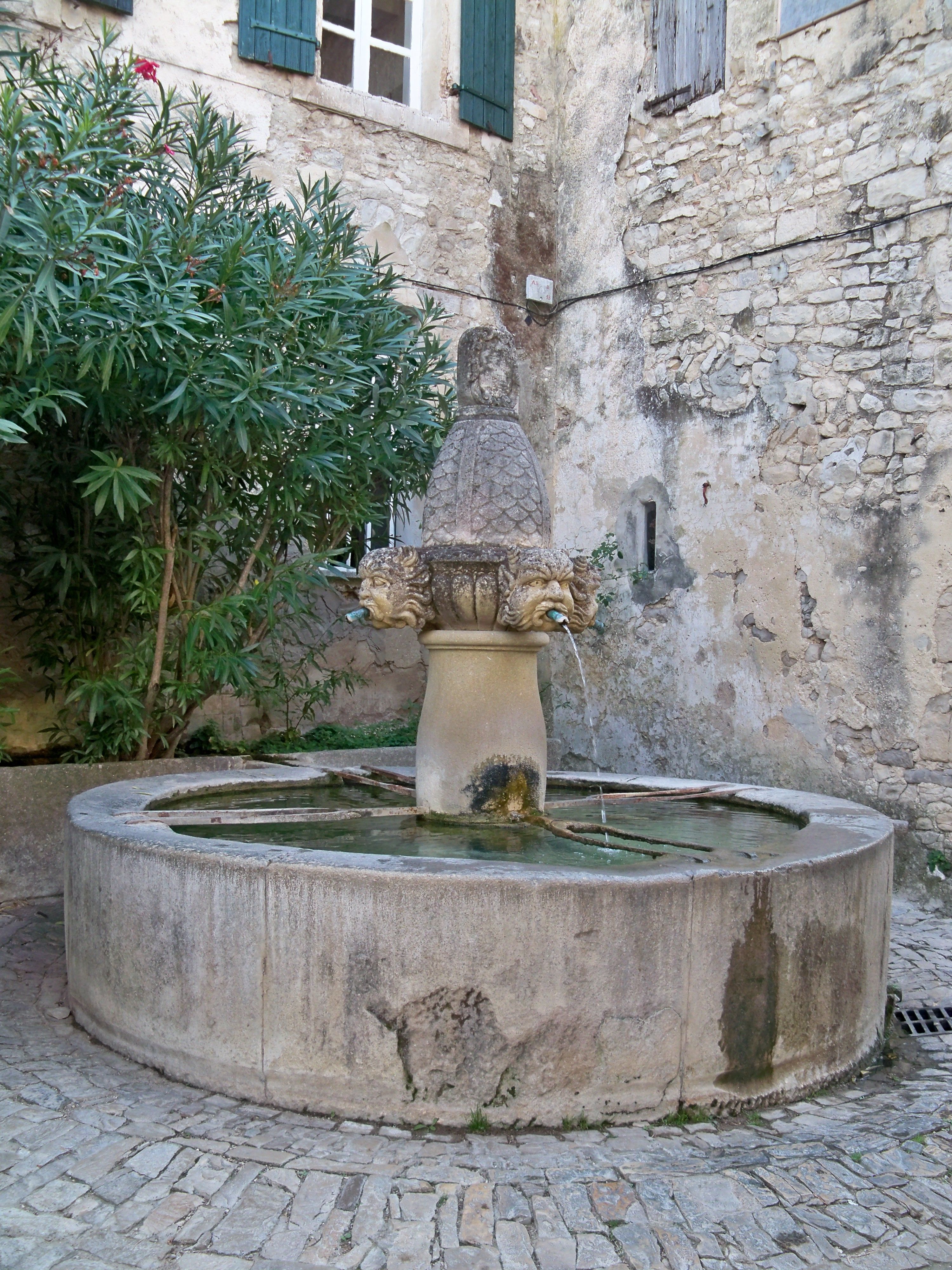 fontaine des Mascarons